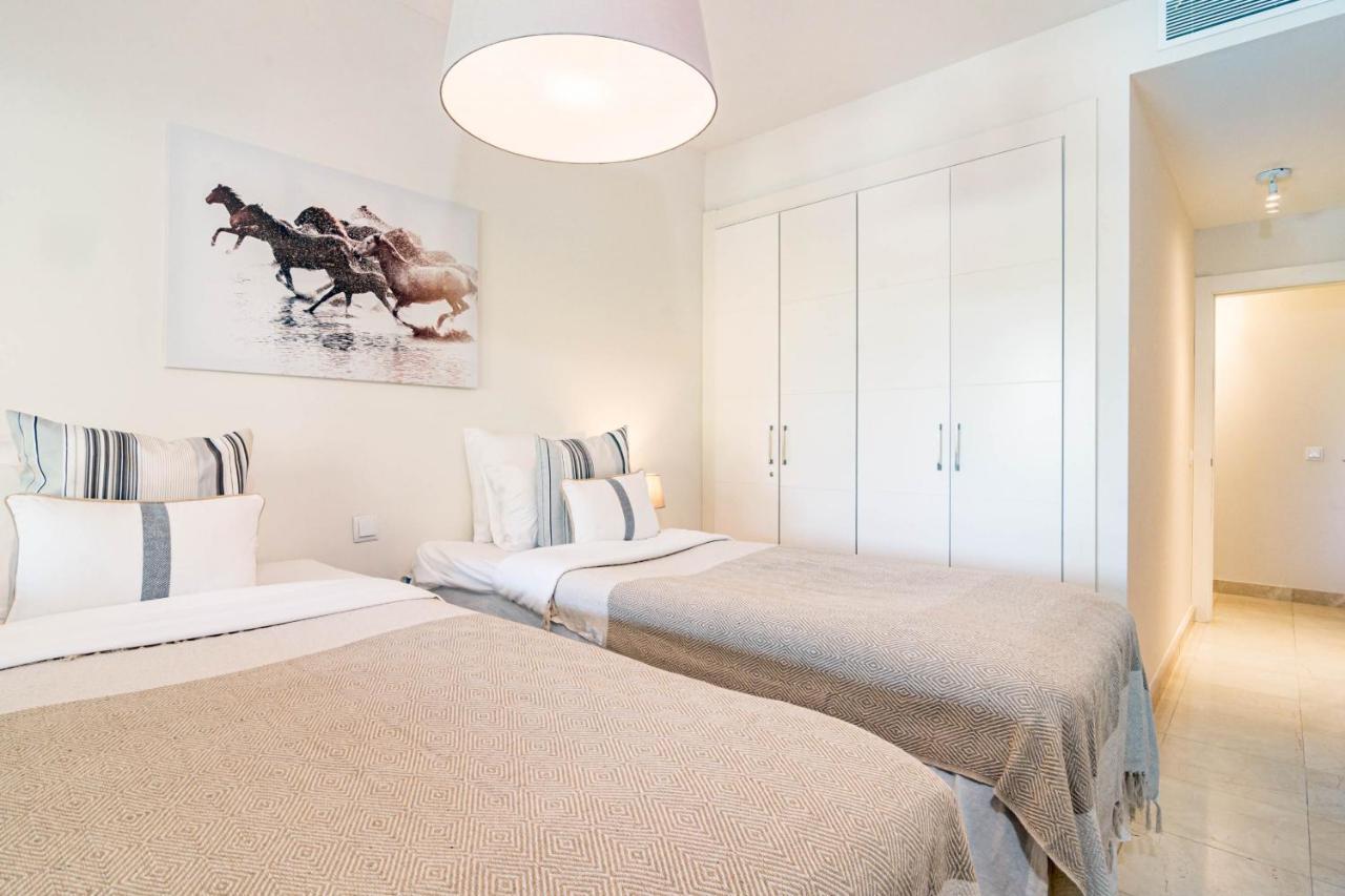 H19 - Stunning 2 Bedroom By Roomservices Apartamento Estepona